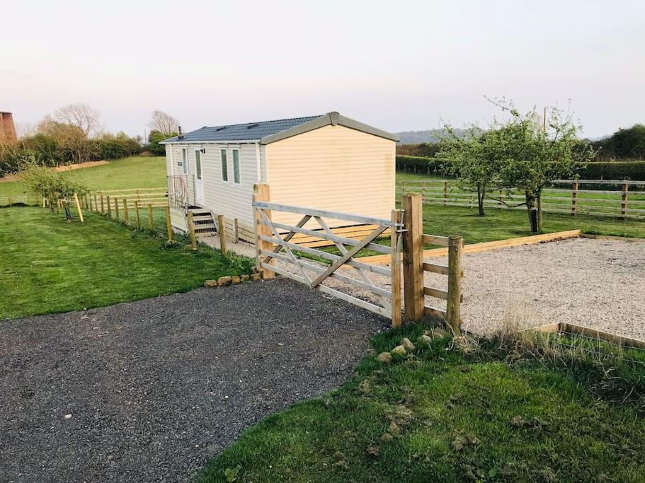 Plum Tree Lodge Set In 2 Acres Of Private Land Coundon Exterior foto